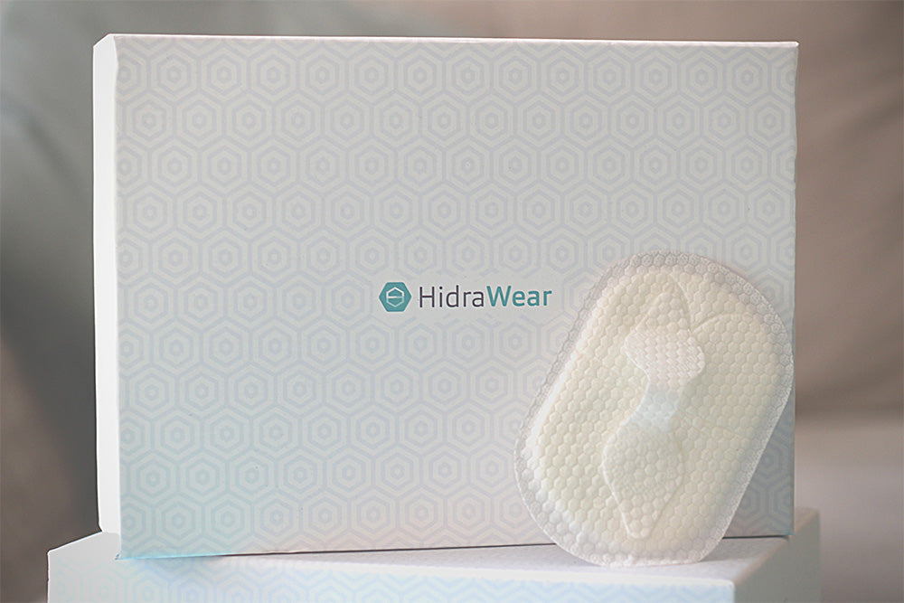 HidraWear Dressing shown in front of HidraWear box