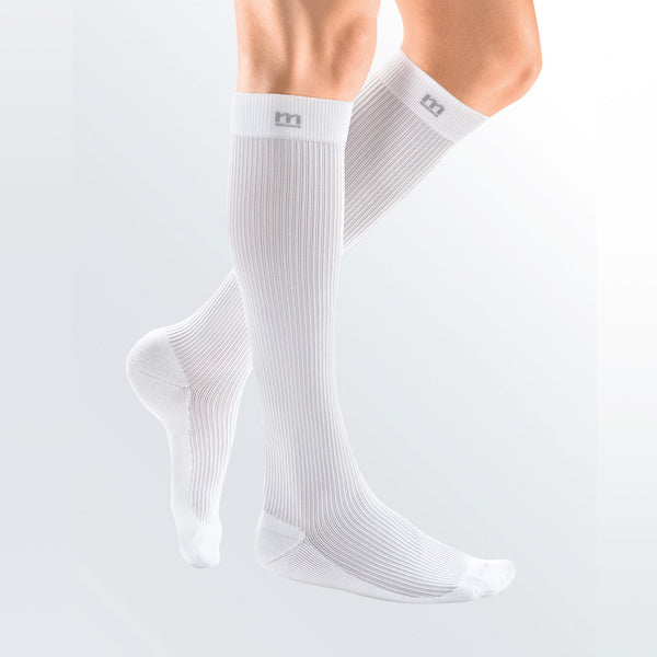 mediven sheer & soft for Women, 15-20 mmHg Calf High Open Toe Compression  Stockings, Ebony, I-Standard